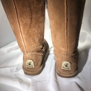 NWOT tall light brown bearpaw